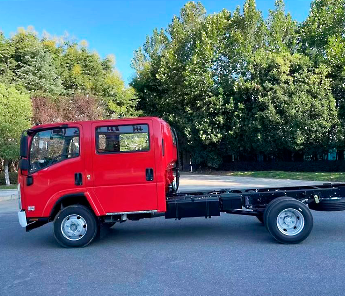 ISUZU Бортовой грузовик, двойная кабина фото 2