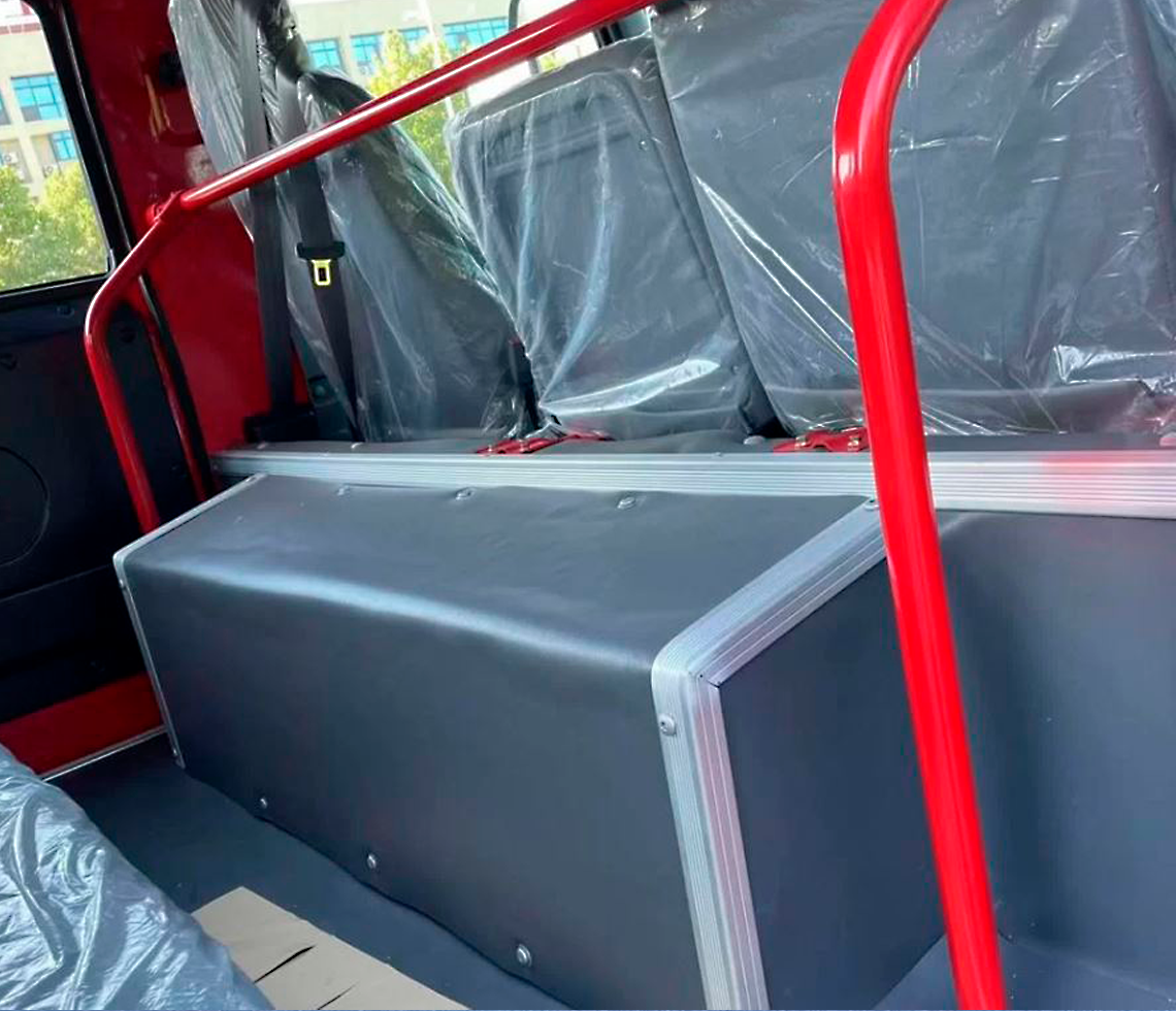 ISUZU Бортовой грузовик, двойная кабина фото 4