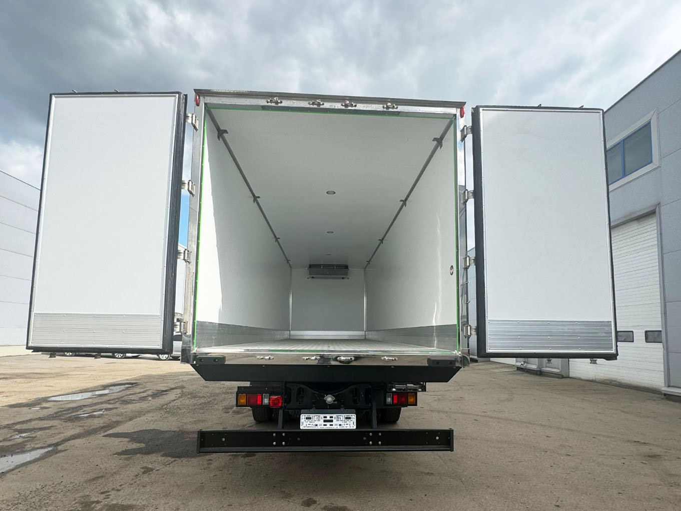 Isuzu Рефрижератор, 10 т. 8,6 м фото 2