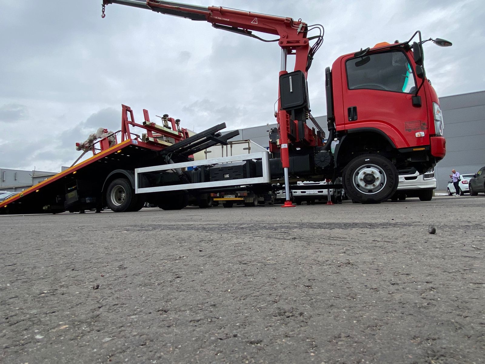 ISUZU Эвакуатор с КМУ, 4*4,10,5 т фото 2