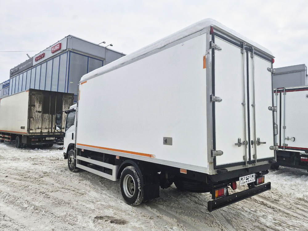 ISUZU рефрижератор 5 тонн, 5,2 м фото 4