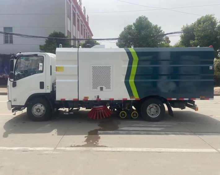 Подметательная машина ISUZU 7,3 т фото 2