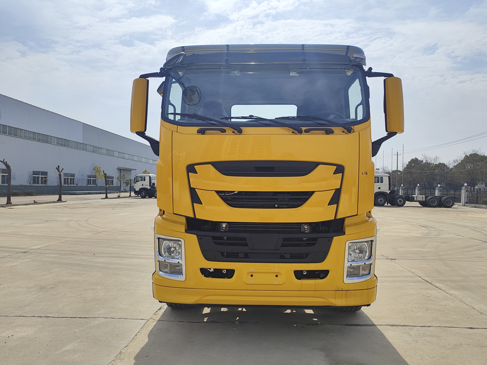 ISUZU Самосвал 6х4, 35 тонн фото 2