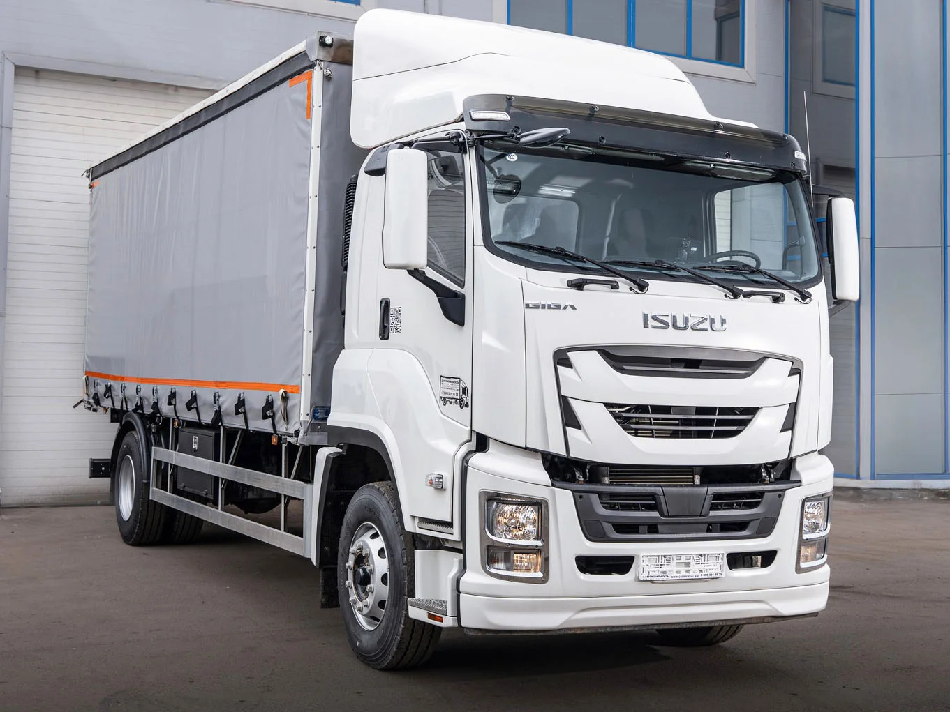 ISUZU бортовой грузовик еврошторный, 18 т, 8.6 м фото 2