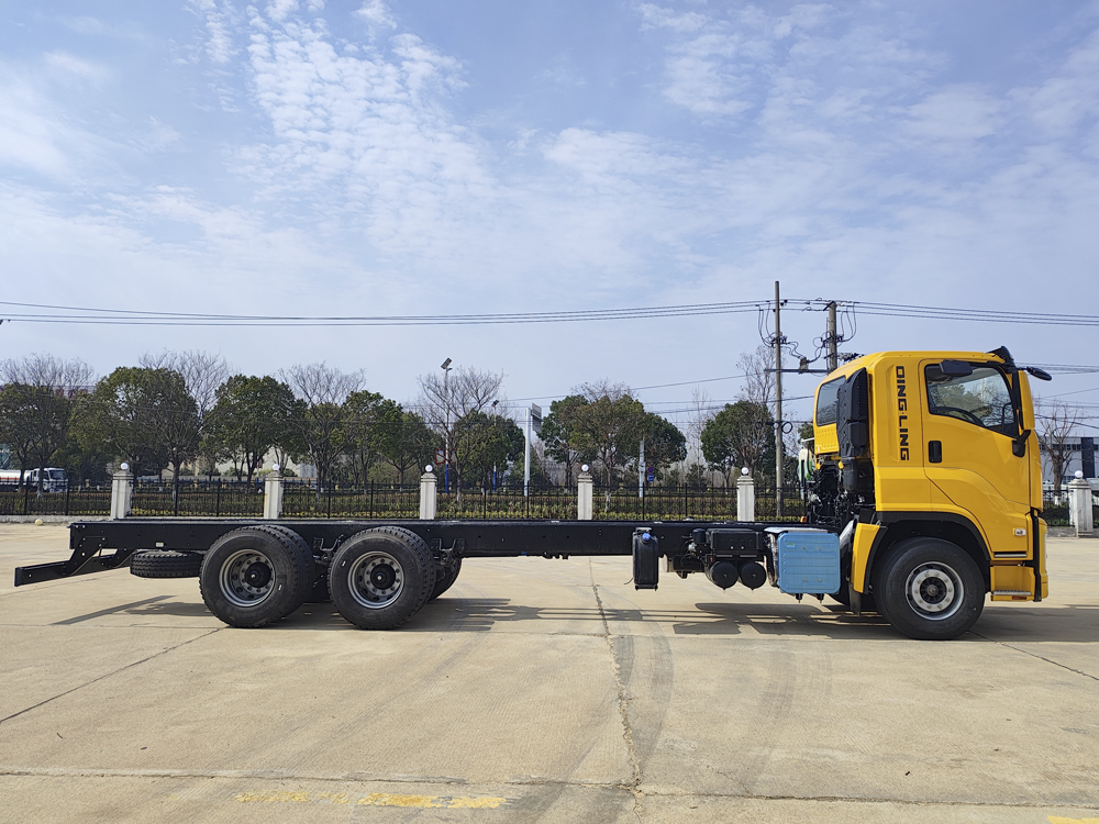 ISUZU Самосвал 6х4, 35 тонн фото 6