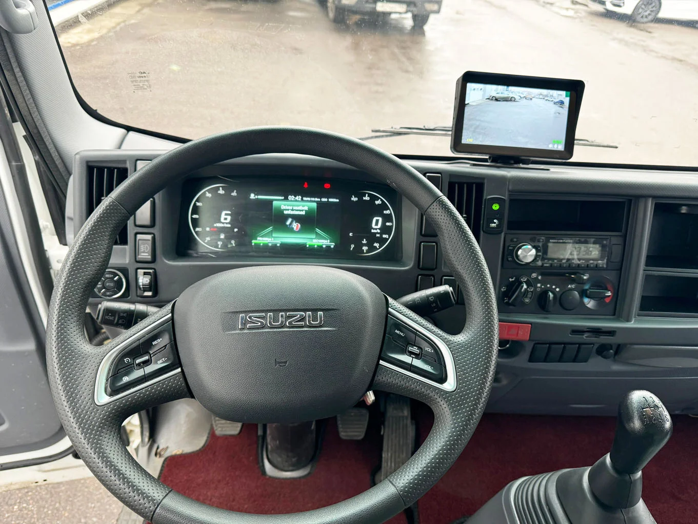 ISUZU грузовик бортовой еврошторный 10,5 т фото 5