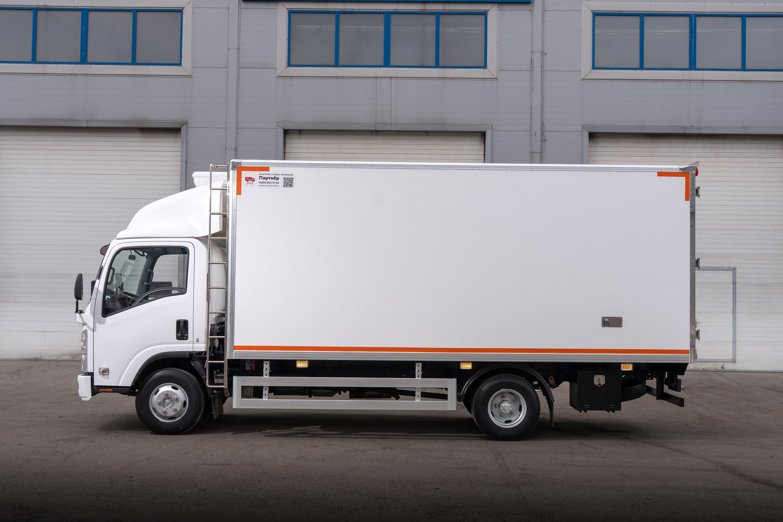 ISUZU рефрижератор 3,5 т, 5,2 м фото 4