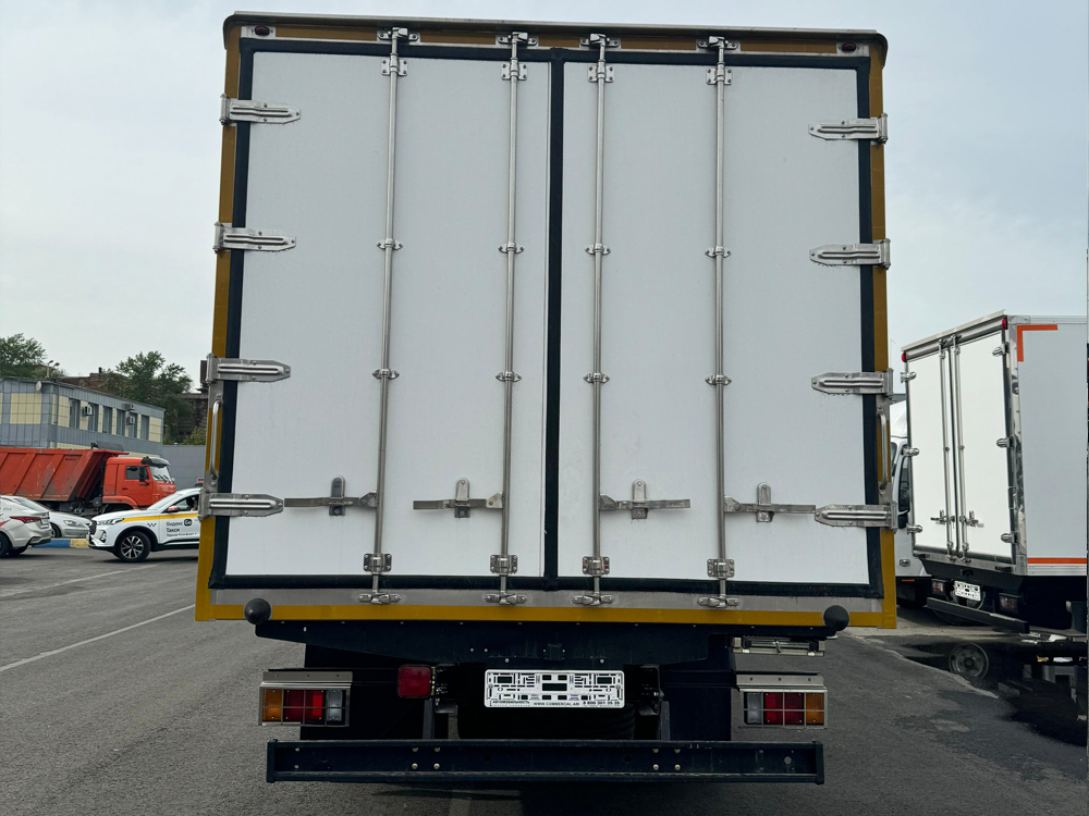 ISUZU рефрижератор 5,5 т фото 2