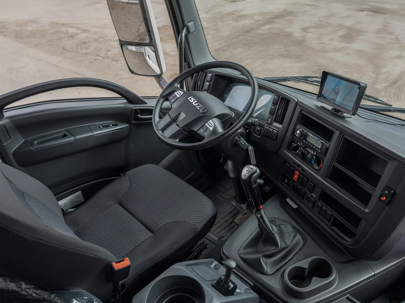 ISUZU бортовой грузовик еврошторный, 18 т, 8.6 м фото 4