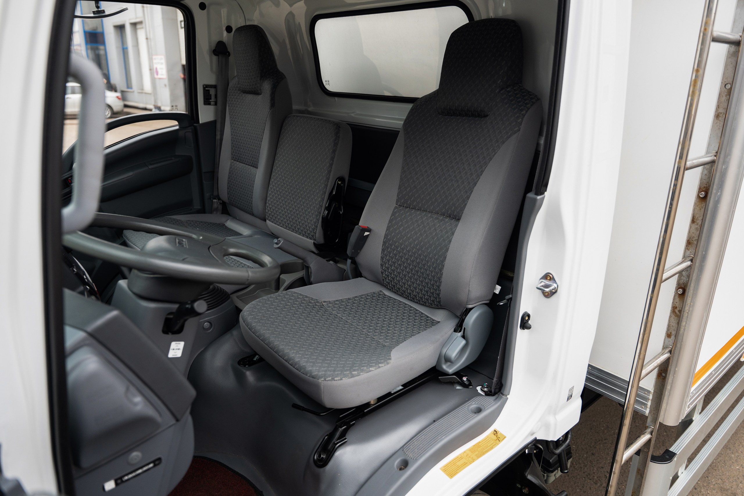 ISUZU рефрижератор 3,5 т, 5,2 м фото 6