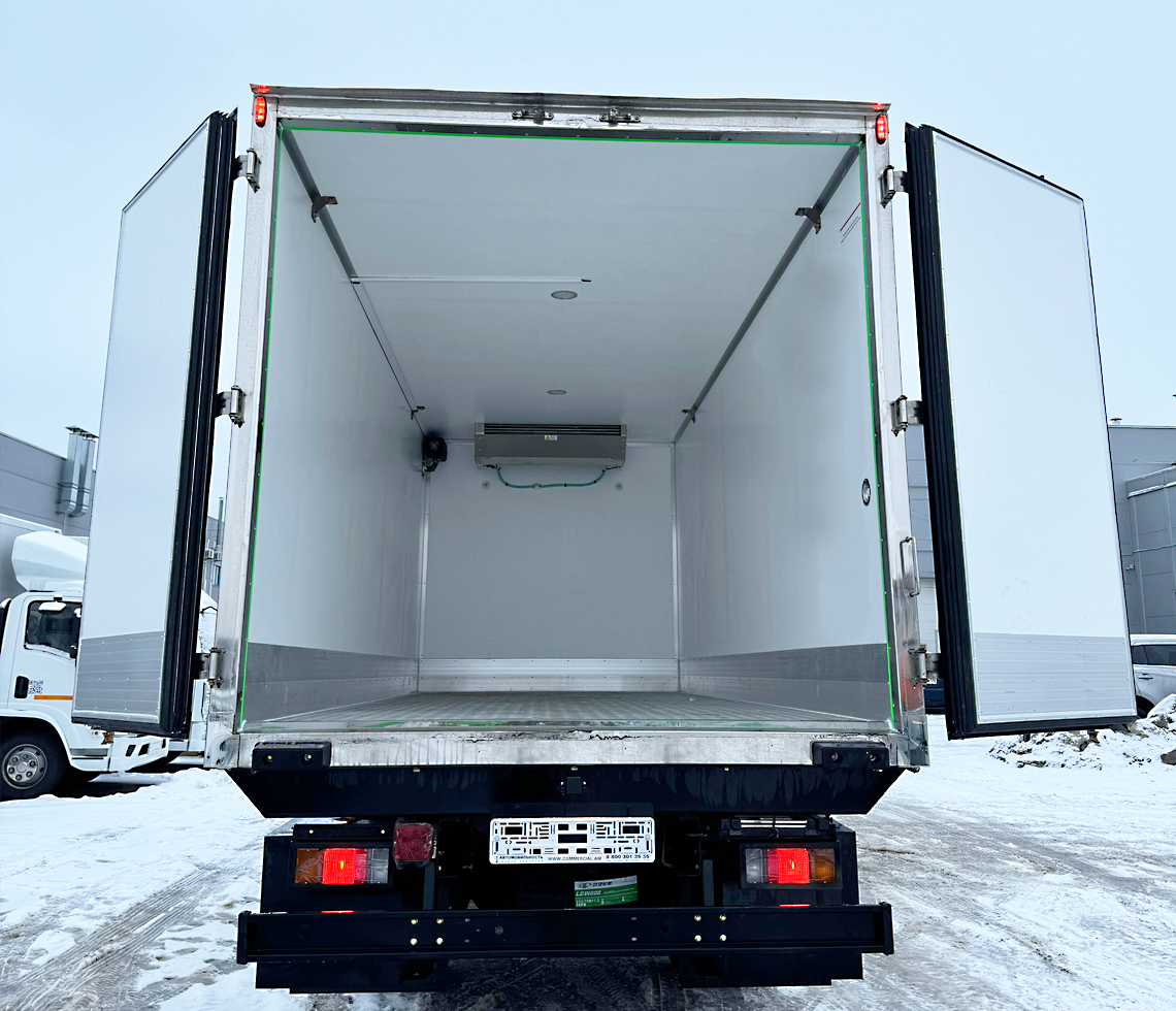 Рефрижератор Isuzu NQR90 полный привод 4x4, 10.5 тонн фото 6