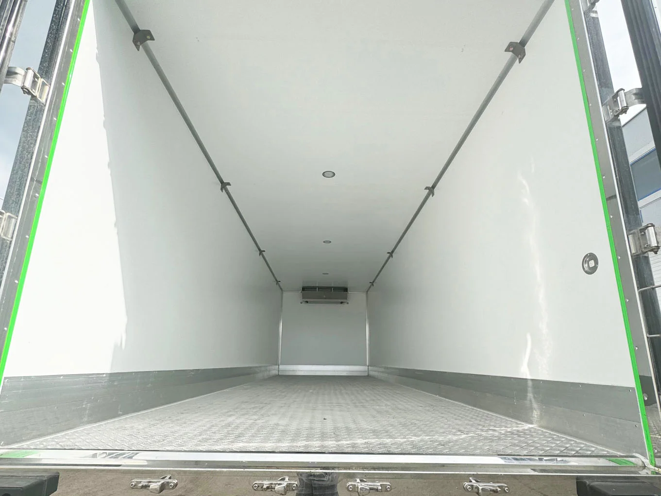 ISUZU фургон рефрижератор, 18 т фото 6