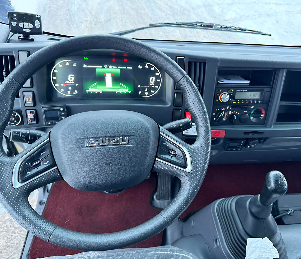 Рефрижератор Isuzu NQR90 полный привод 4x4, 10.5 тонн фото 8