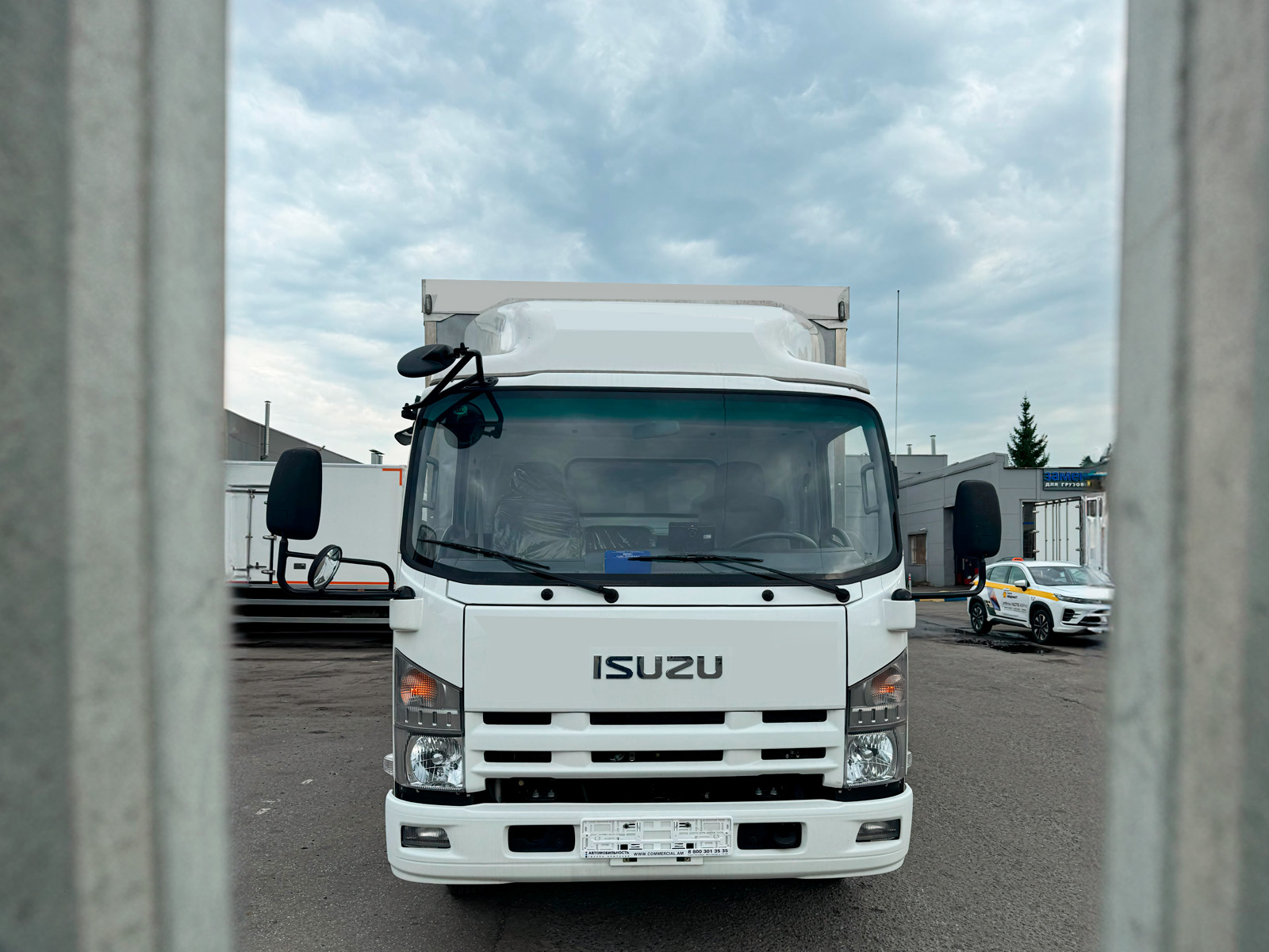 ISUZU Elf бортовой грузовик 3,5 тонн фото 2