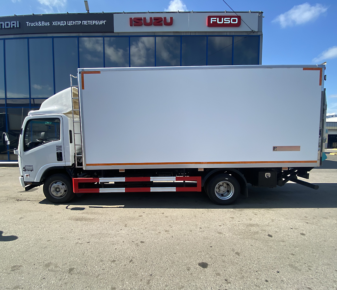 ISUZU фургон изотермический 10,5 т со спальником фото 5