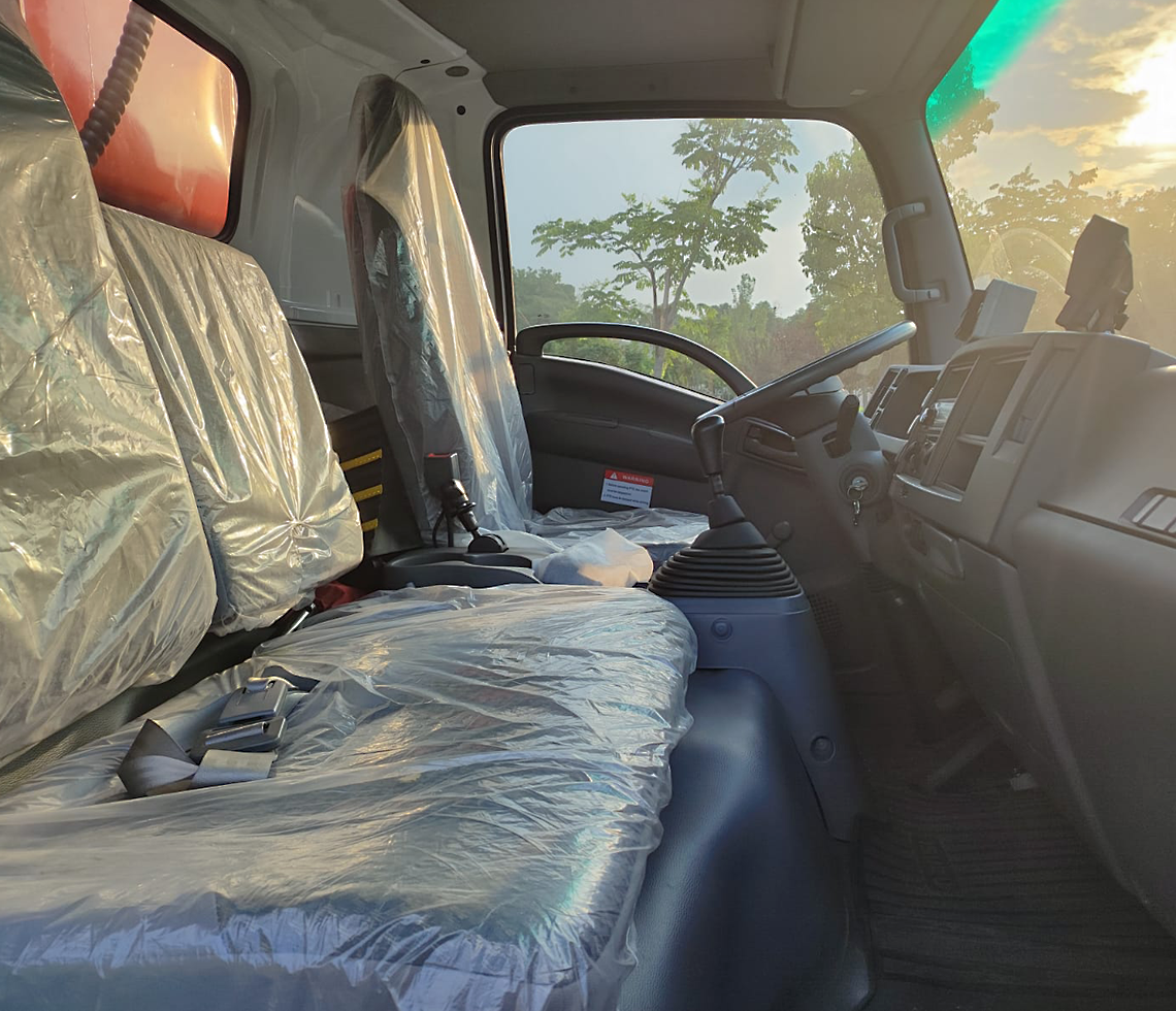 Мусоровоз ISUZU с задней загрузкой 10.5 т фото 5